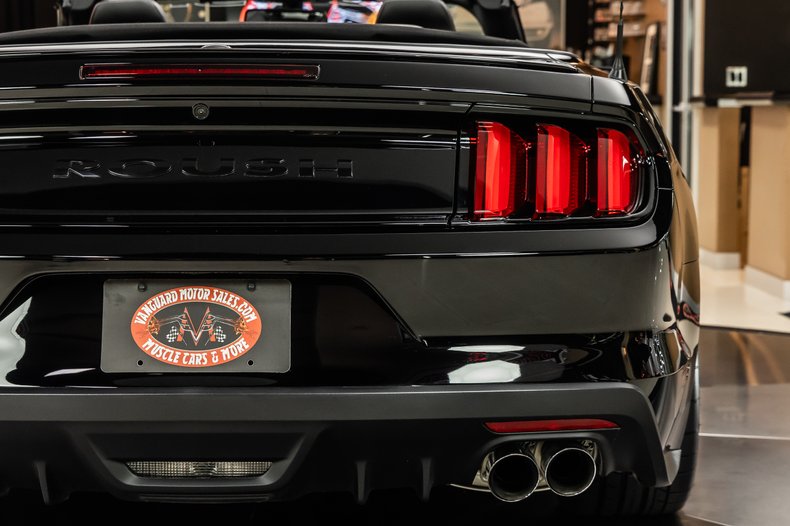 2017 Ford Mustang 42