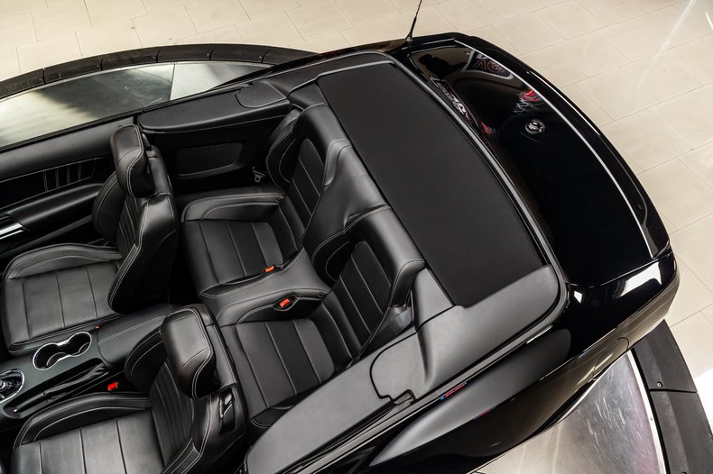 2017 Ford Mustang 33