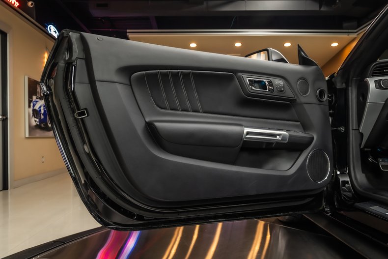 2017 Ford Mustang 56