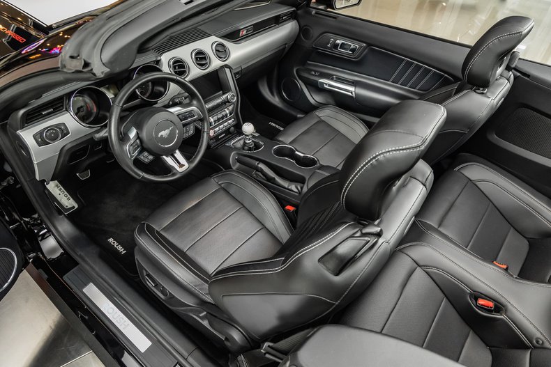 2017 Ford Mustang 2