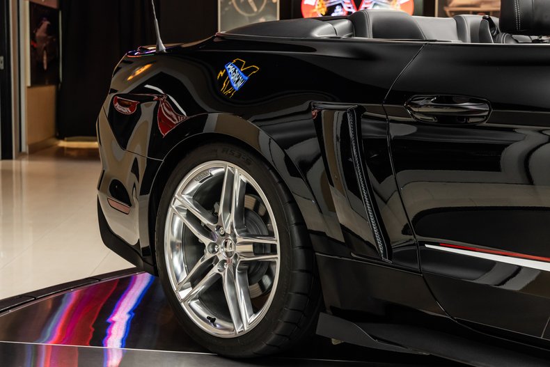 2017 Ford Mustang 24