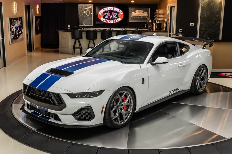 2025 Ford Mustang 4