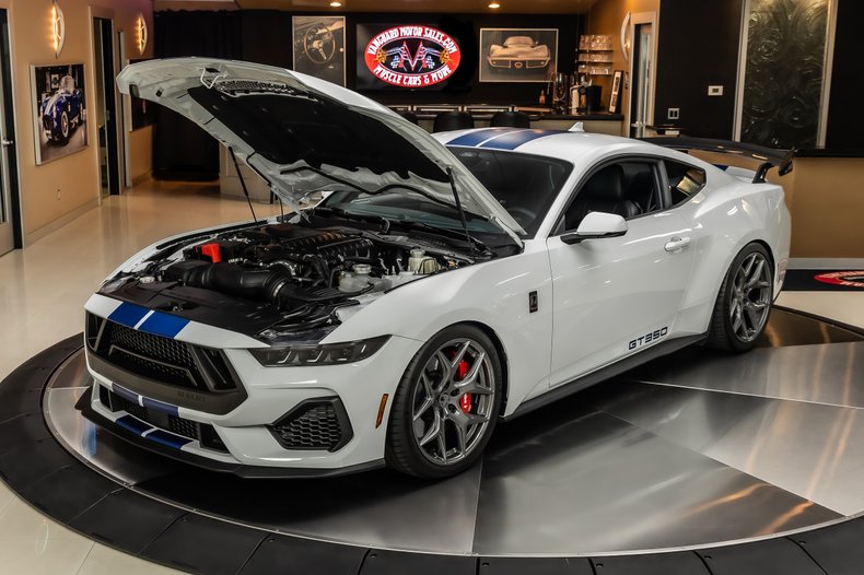 2025 Ford Mustang 5