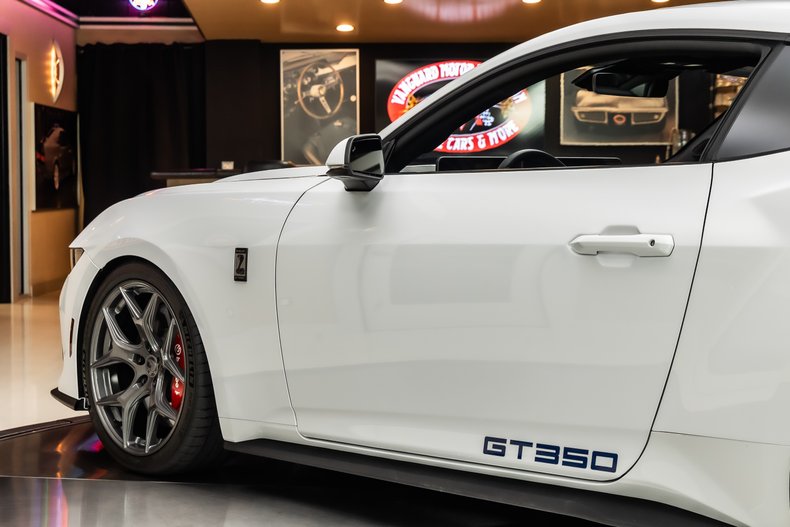 2025 Ford Mustang 34