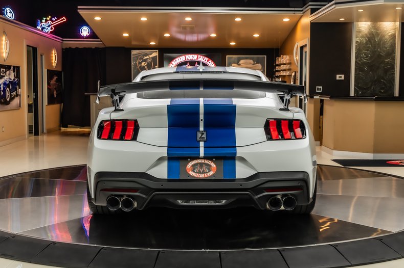 2025 Ford Mustang 13