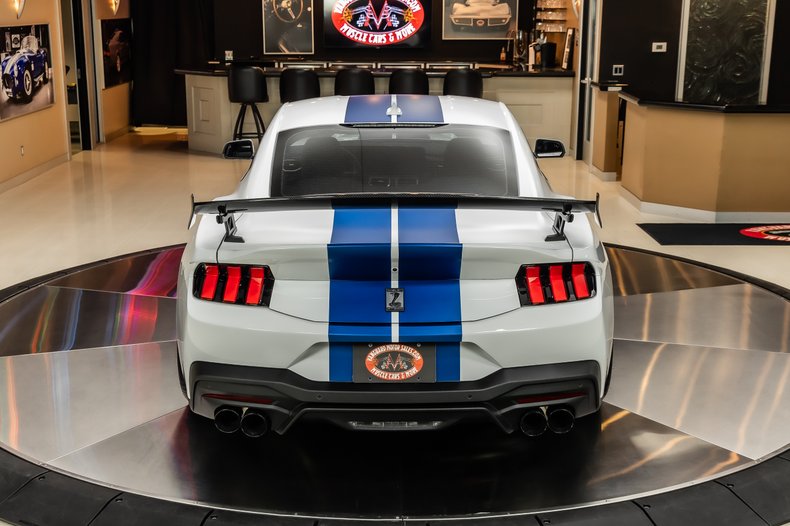 2025 Ford Mustang 14
