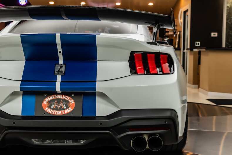 2025 Ford Mustang 40