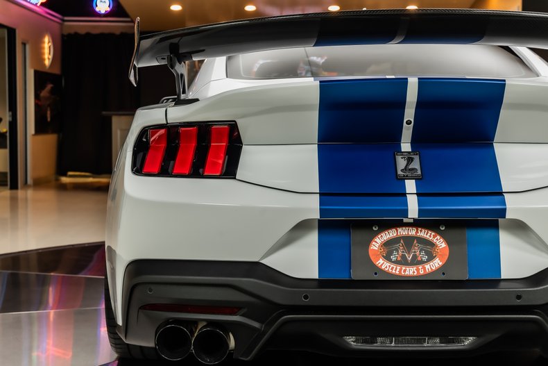2025 Ford Mustang 32