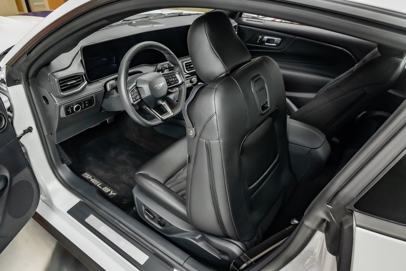 2025 Ford Mustang 58