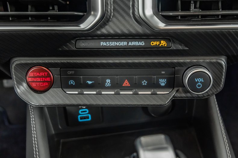2025 Ford Mustang 68