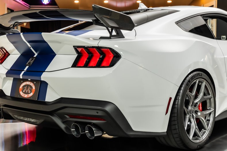 2025 Ford Mustang 41