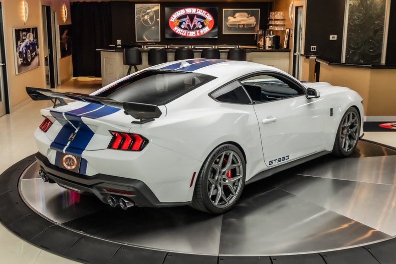 2025 Ford Mustang 12