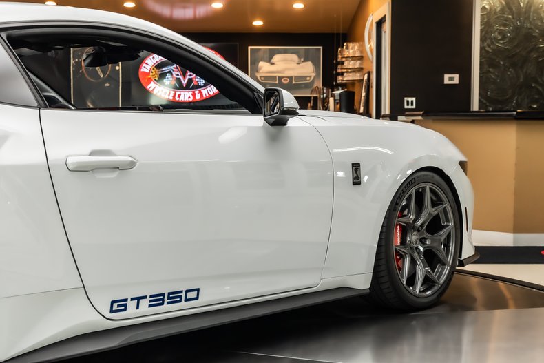 2025 Ford Mustang 42