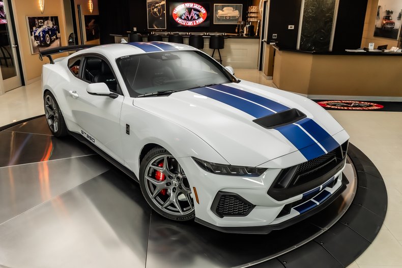 2025 Ford Mustang 102