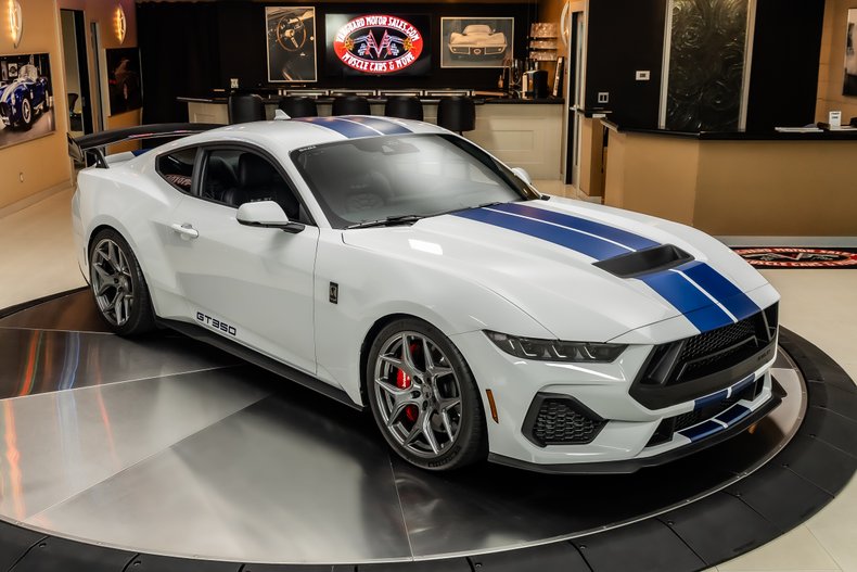 2025 Ford Mustang 9
