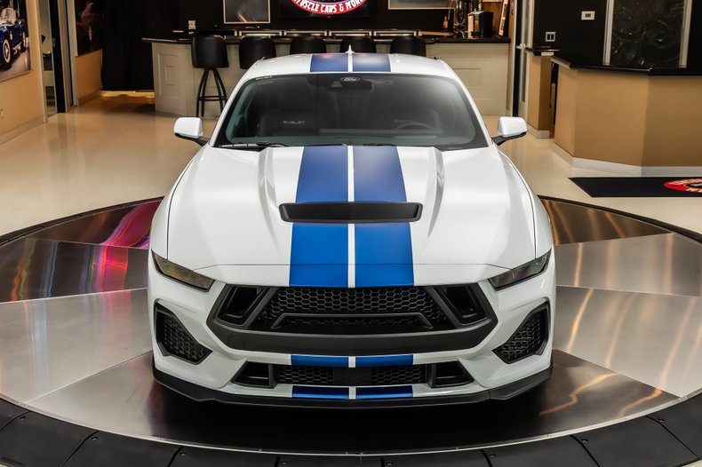 2025 Ford Mustang 7