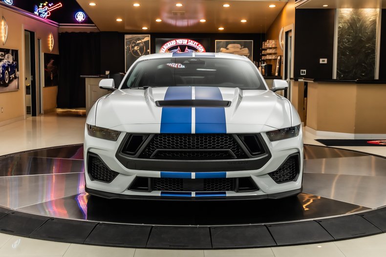 2025 Ford Mustang 6