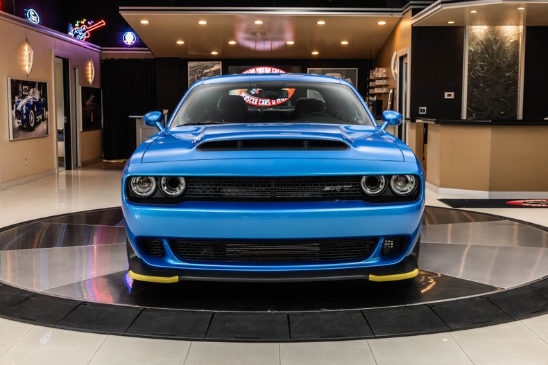 2023 Dodge Challenger 8