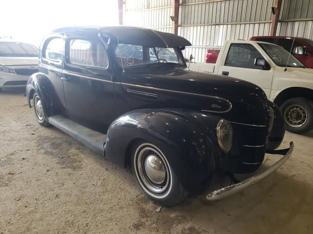1939 Ford 2 DOOR SEDAN