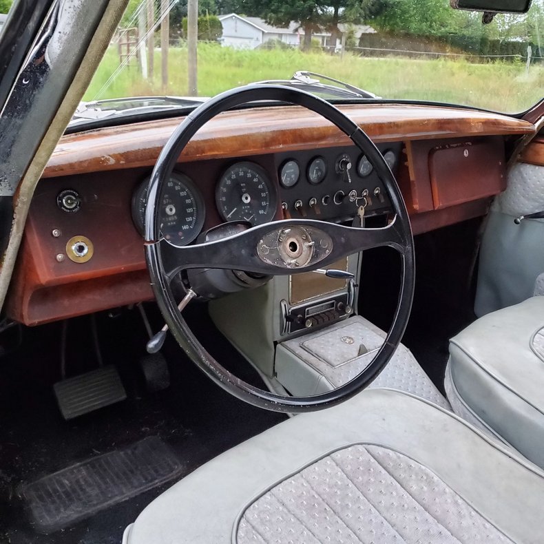 3015 | 1961 Jaguar Mark II | Vintage Car Collector