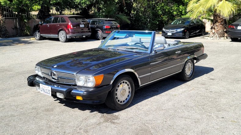 3497 | 1988 Mercedes-Benz 560 SL | Vintage Car Collector