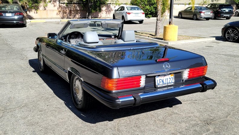 3497 | 1988 Mercedes-Benz 560 SL | Vintage Car Collector