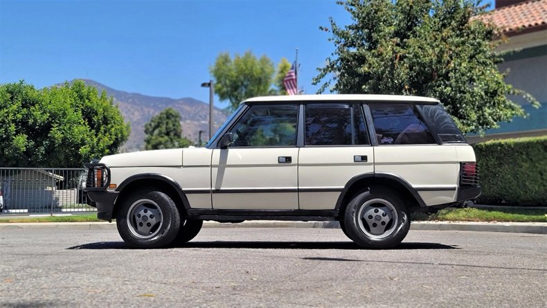 3638 | 1989 Land Rover Range Rover | Vintage Car Collector