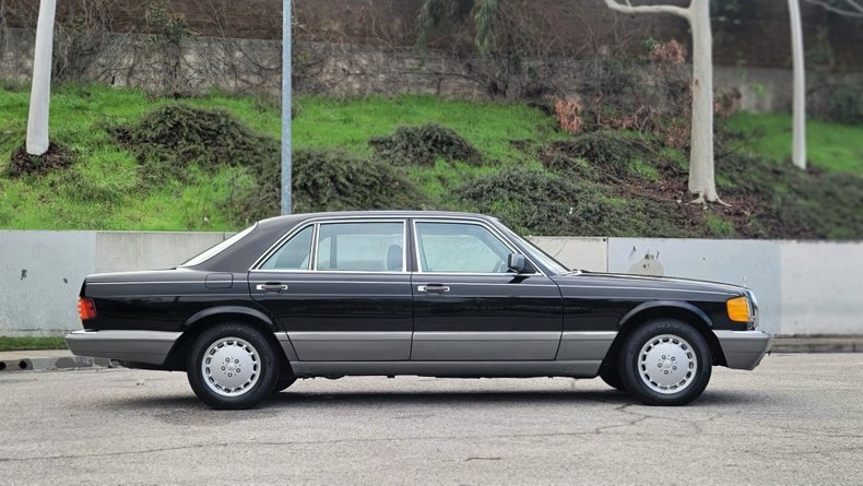 3728 | 1988 Mercedes-Benz 420SEL | Vintage Car Collector