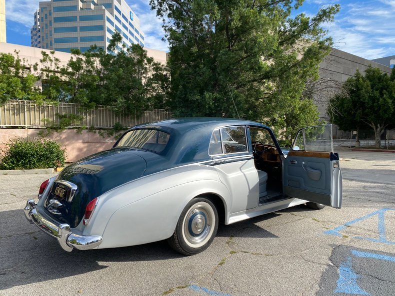 3750 | 1964 Bentley S3 | Vintage Car Collector