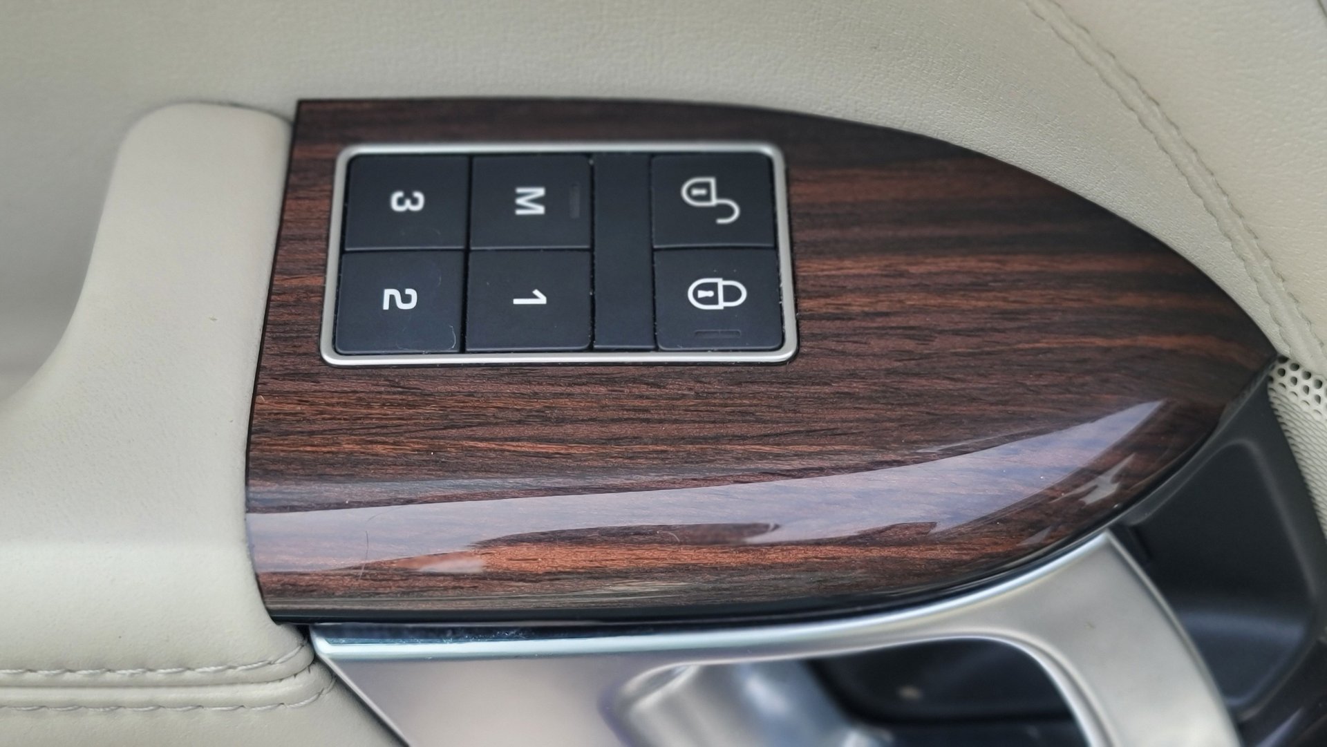 2016 Land Rover Range Rover | Consignify