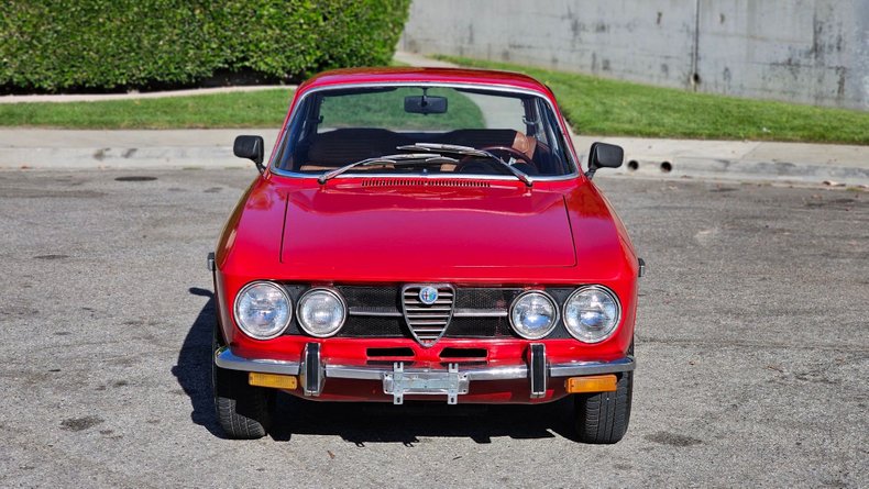 3865 | 1971 Alfa Romeo 1750 GTV | Vintage Car Collector