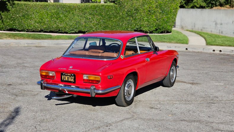 3865 | 1971 Alfa Romeo 1750 GTV | Vintage Car Collector