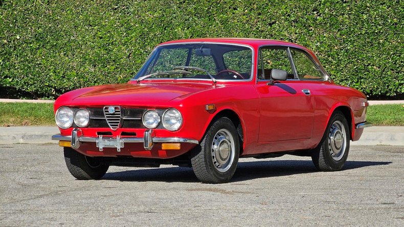 3865 | 1971 Alfa Romeo 1750 GTV | Vintage Car Collector