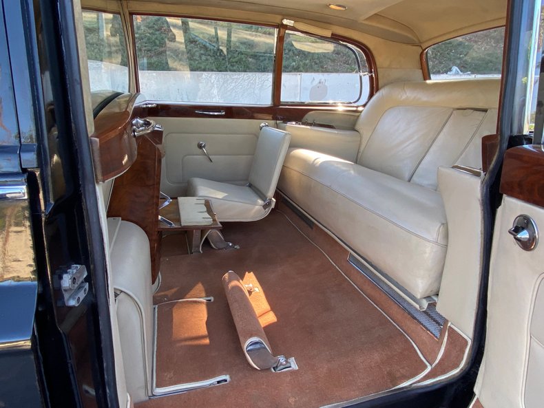 3900 | 1960 Rolls-Royce PHANTOM V LIMOUSINE | Vintage Car Collector