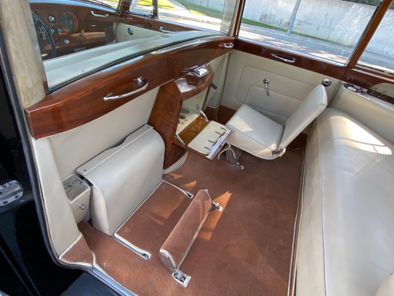 3900 | 1960 Rolls-Royce PHANTOM V LIMOUSINE | Vintage Car Collector