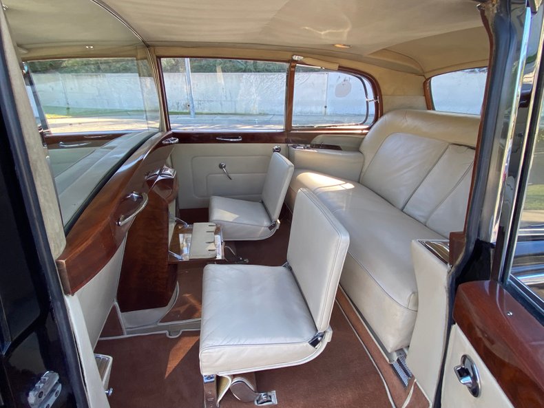 3900 | 1960 Rolls-Royce PHANTOM V LIMOUSINE | Vintage Car Collector