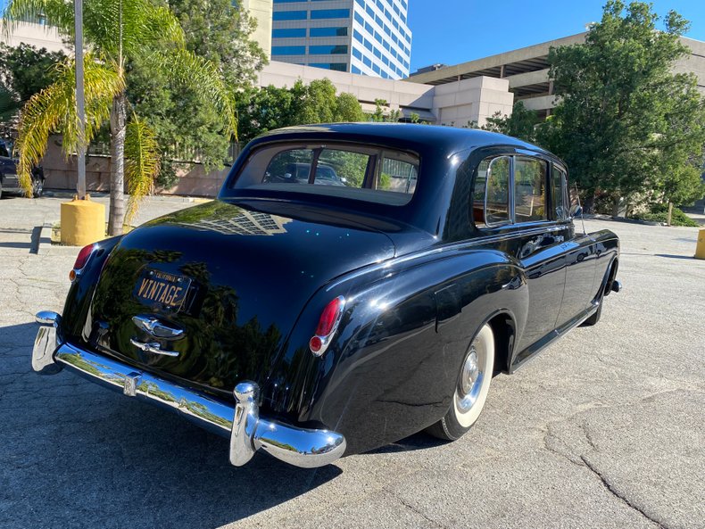 3900 | 1960 Rolls-Royce PHANTOM V LIMOUSINE | Vintage Car Collector