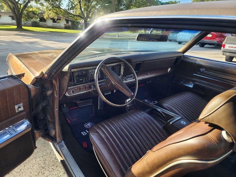 4075 | 1970 Buick Riviera | Vintage Car Collector