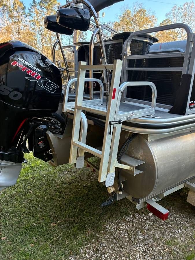 For Sale 2021 Lowe SF212