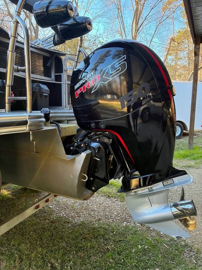 For Sale 2021 Lowe SF212