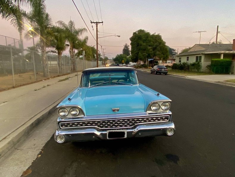 1959 ford fairlane 500 skyliner