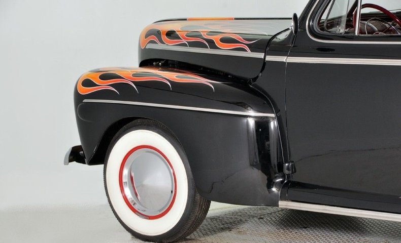 1946 Ford Deluxe | Volo Auto Museum