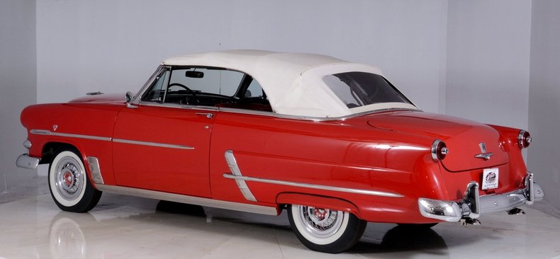 1953 Ford Crestline