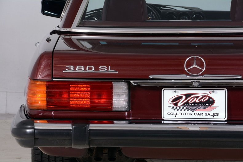1985 Mercedes-Benz 380SL | Volo Museum