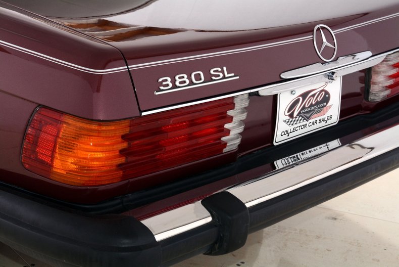 1985 Mercedes-Benz 380SL | Volo Museum