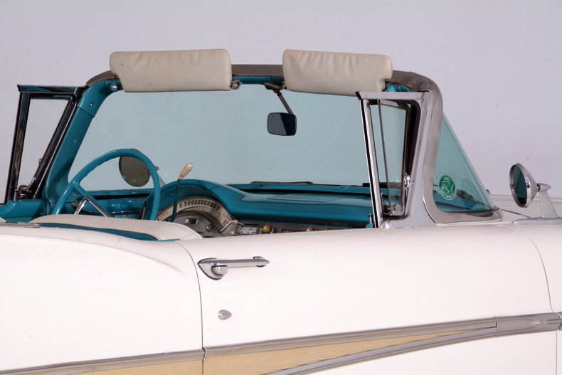 1958 Ford Sunliner