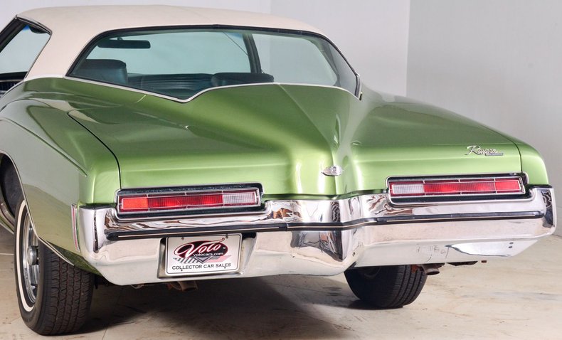 1972 Buick Riviera | Volo Museum