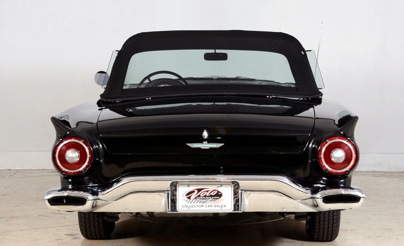 1957 Ford Thunderbird