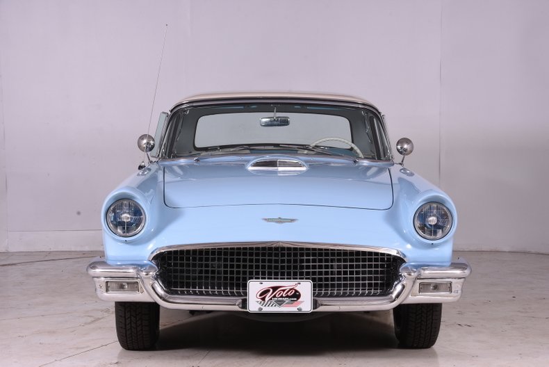 1957 Ford Thunderbird