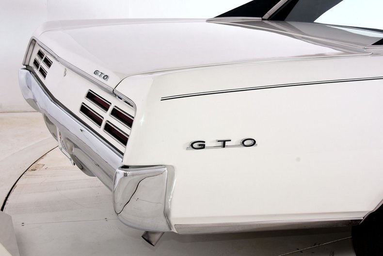 1967 Pontiac GTO | Volo Museum